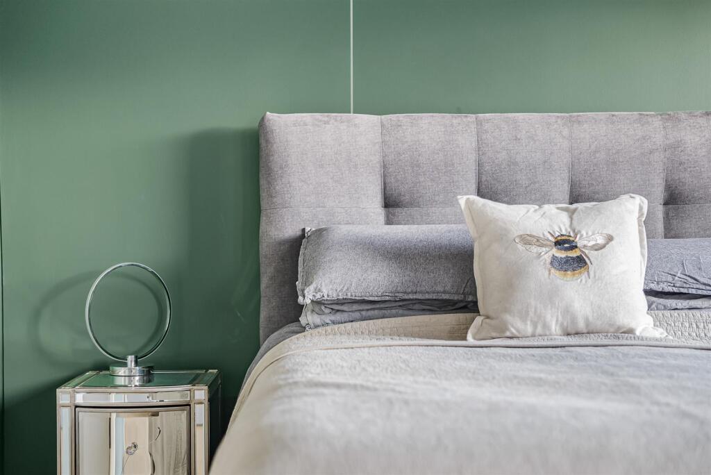 5 bedroom townhouse for sale in Senior Lane, Salford, M3